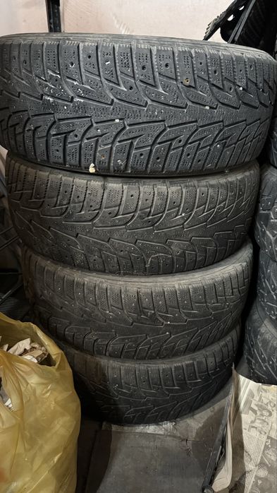 Продам нормальные зимние автошины