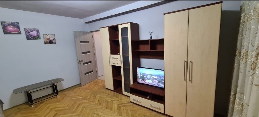 Apartament 2 semidecomandate