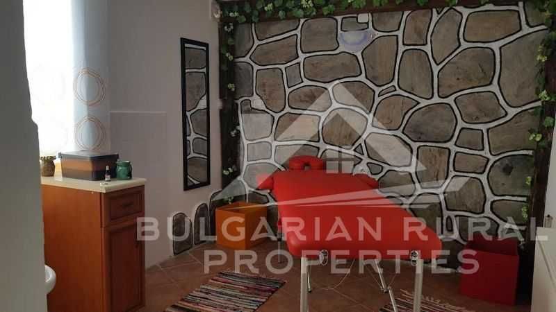 Продава се Хотел в с. Осеновлаг, Област София-област - 1200 кв.м за 375 €/кв.м - Снимка #21