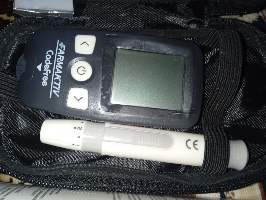 Глюкометр CodeFree  и ACCU-CHEK Go
