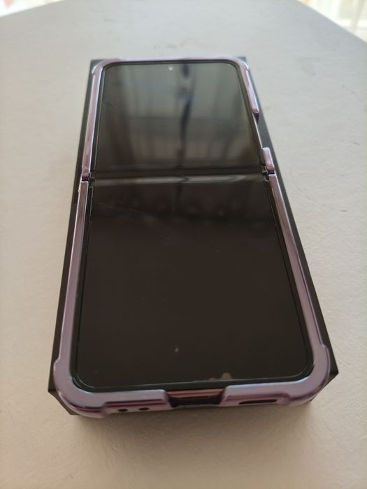 Самсунг Z Flip4  Като Нов