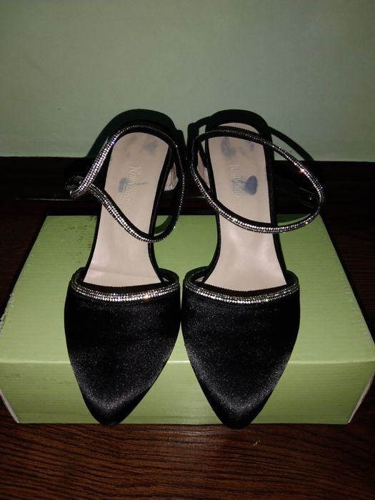 Jenskiy ayaq kiyimler