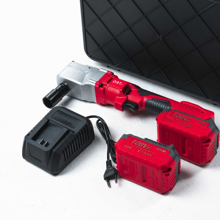 Аккумуляторная трещотка 24 B 4 Аh