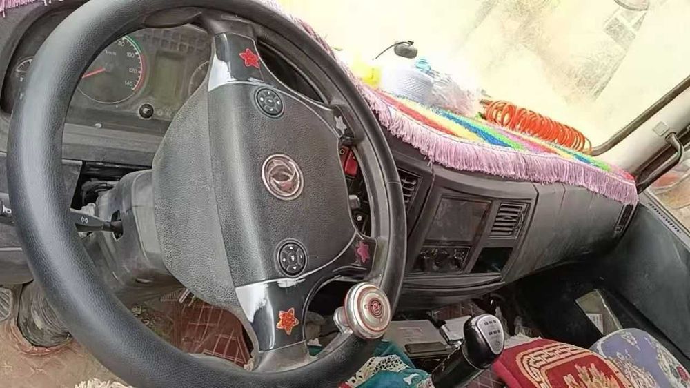 2018 Dongfeng 4x2 самосвал на продажу