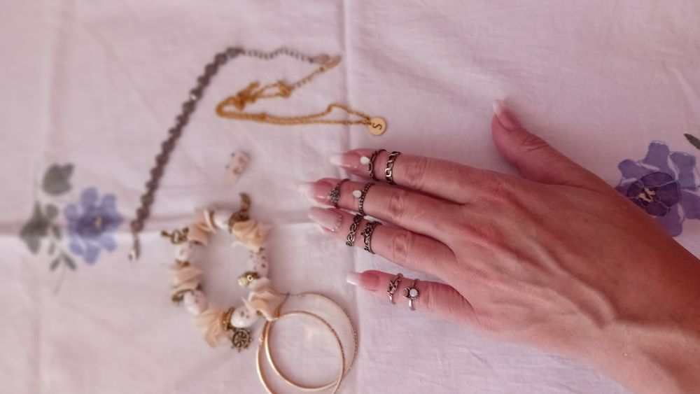 Бижута , синджир, гривна , пръстени