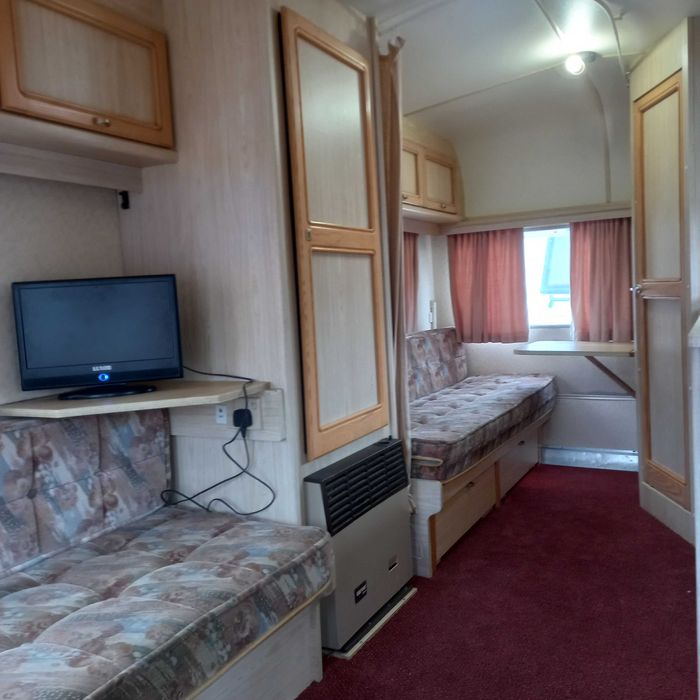 Rulota cu panou solar televiziune