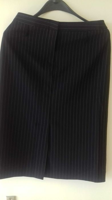 Пола черна размер 42