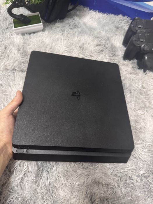 Playstaton 4 SLIM 1 TB + 3 игры