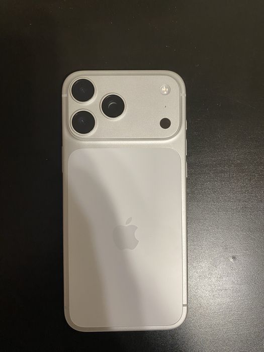 Продаю iPhone 17 pro max