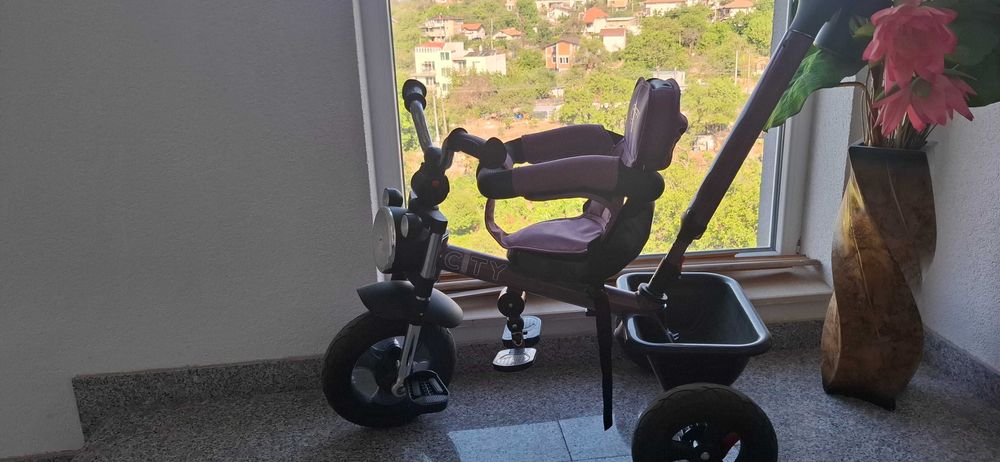 Триколка със сенник и родителски контрол