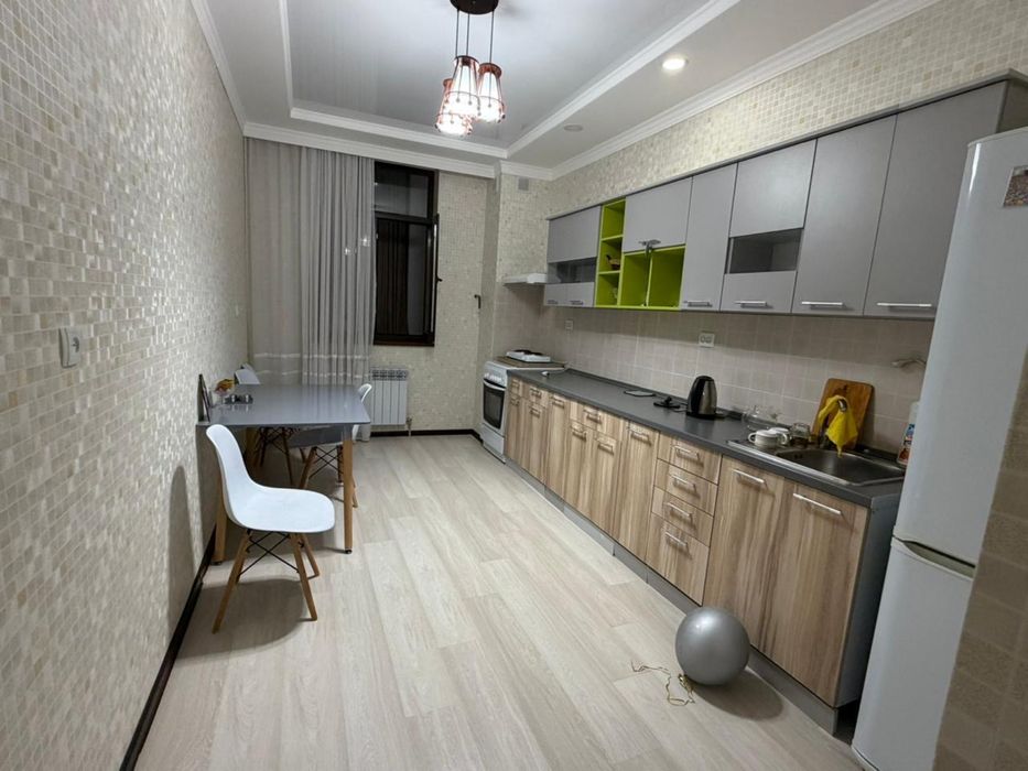 Кухонный гарнитур+стол со стульями