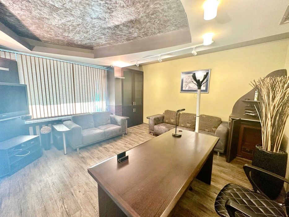 Дава се под наем Офис в София, Лозенец - 82 кв.м за 1200 € - Снимка #1