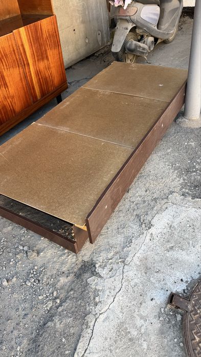 Сервант и кровать