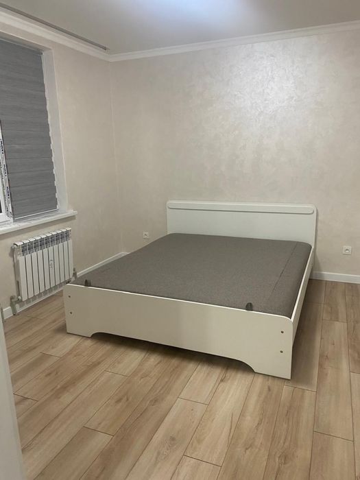 Кровать с матрасом