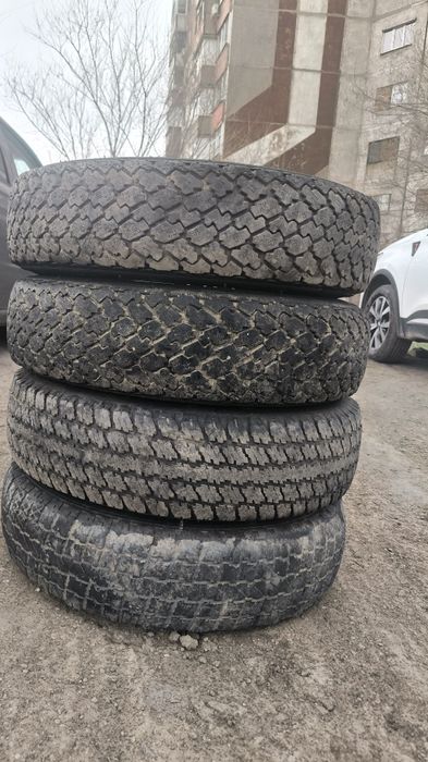 Шины с дисками на ниву