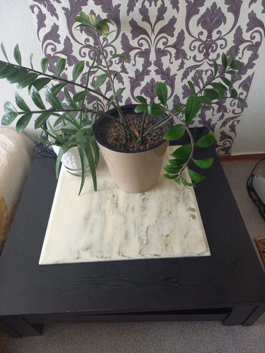 Продам стол с мрамором