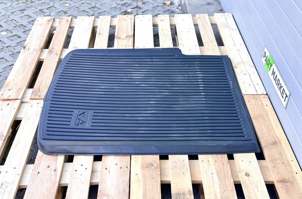 Гумена стелка багажник AUDI A7 C7 4G 4G8061180A