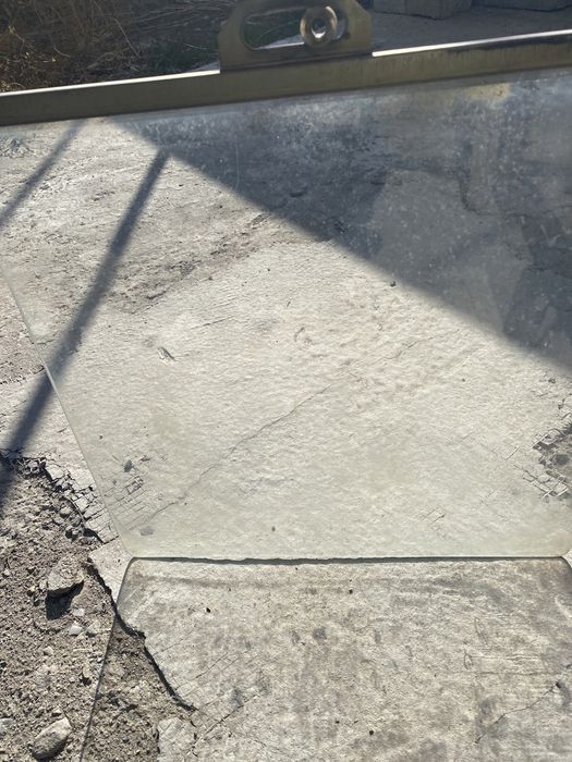 Продам стекло на камаз