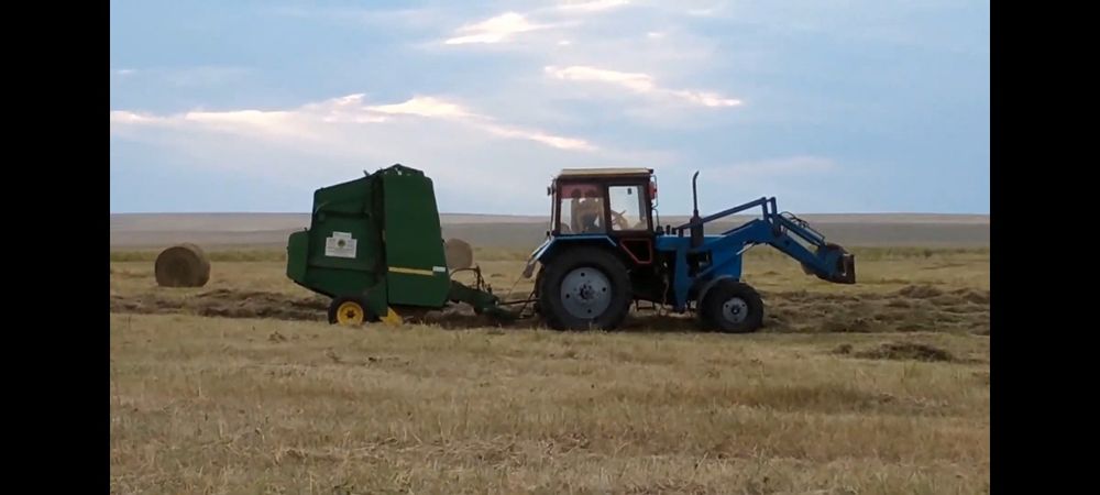 Пресс подборщик John Deere 550