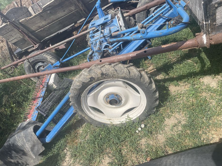 Vănd divese lucruri