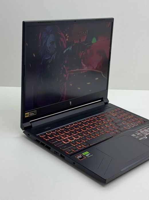 Acer Nitro V16 — Ryzen 7 8845HS / RTX 4050 6GB / DDR5 16GB /