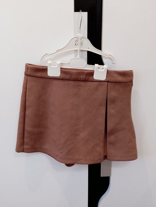 Нова дамска пола-панталонки М