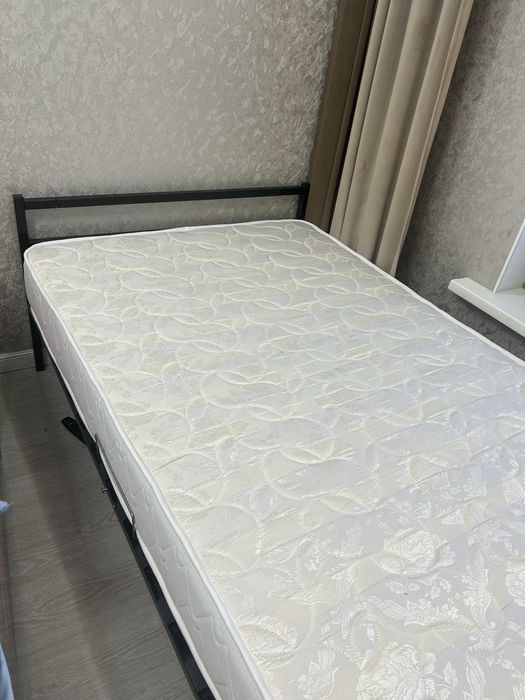 Кровать в стиле лофт с матрацем