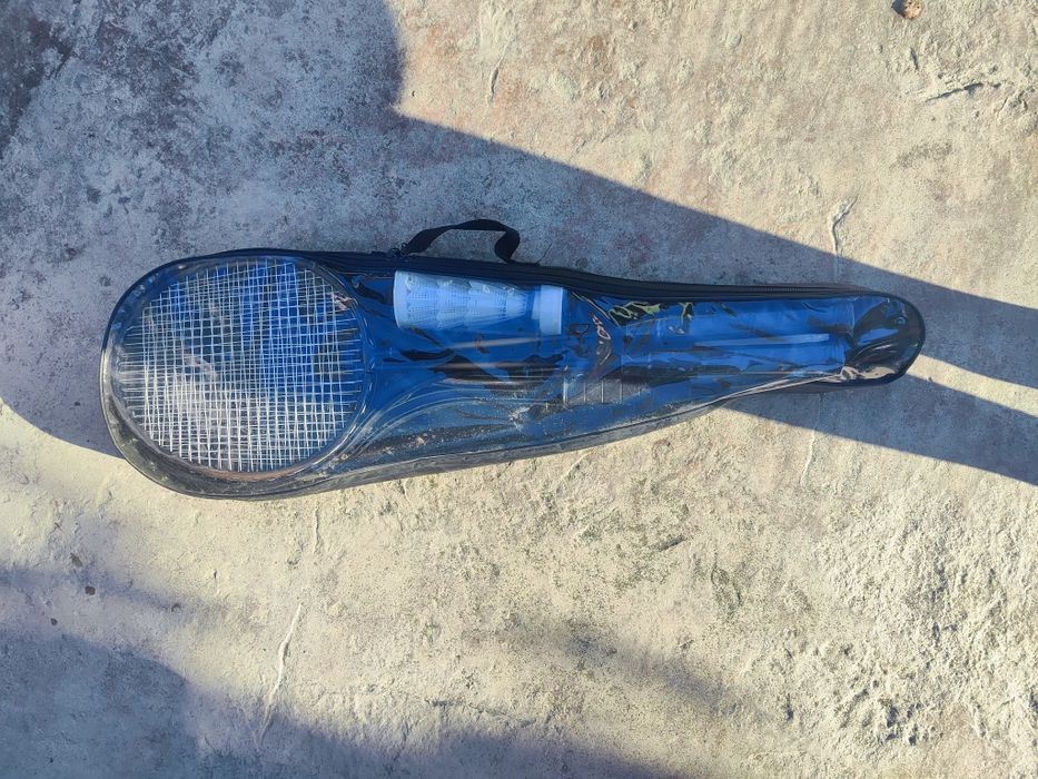 Семеен комплект от 3 бр. ракети и 4 хилки.