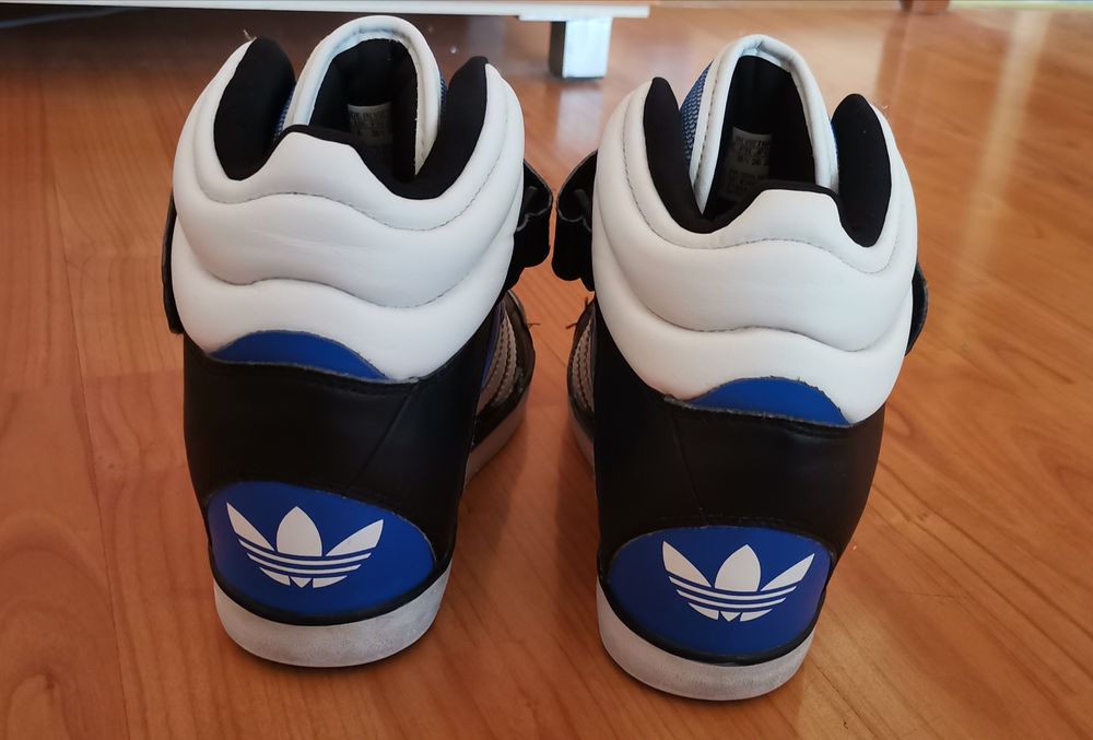 Маратонки Adidas