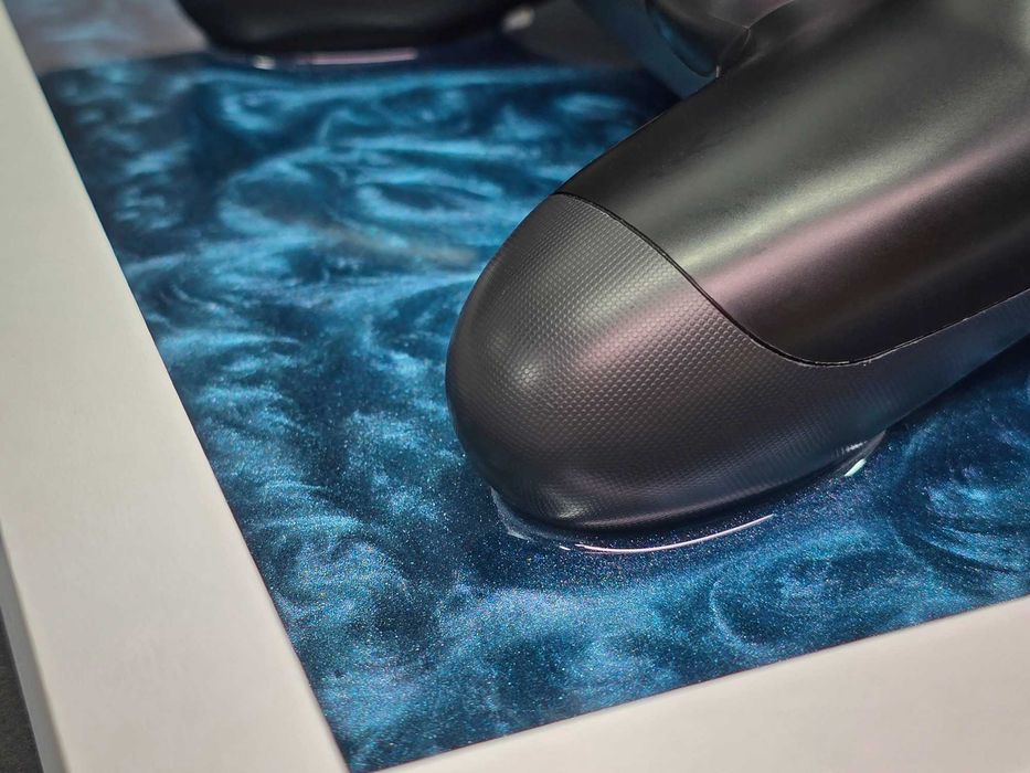 Dualshock 4 контролер в рамка с епоксидна смола