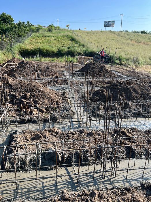 Teren +fundatie pielesti