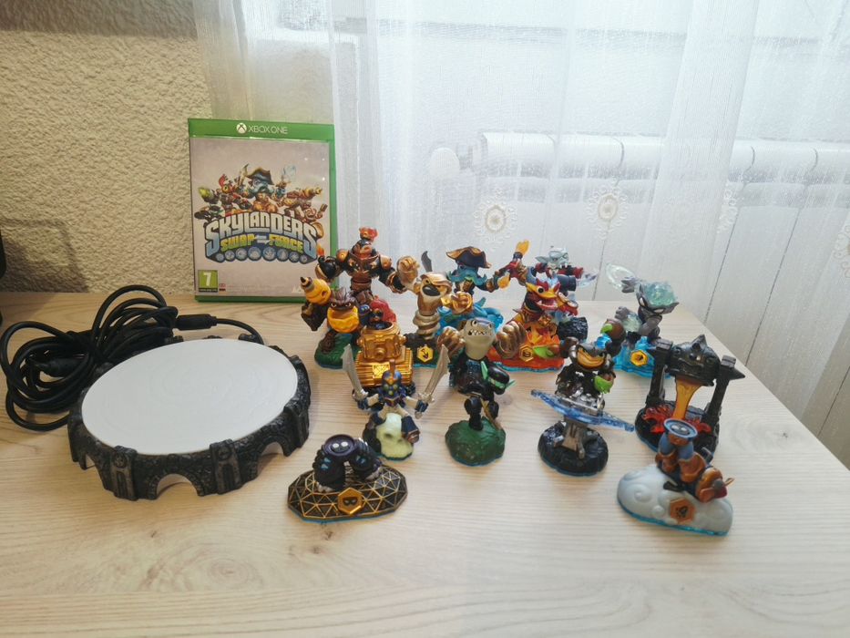 Vând joc foarte rar,skylanders swap force xbox one
