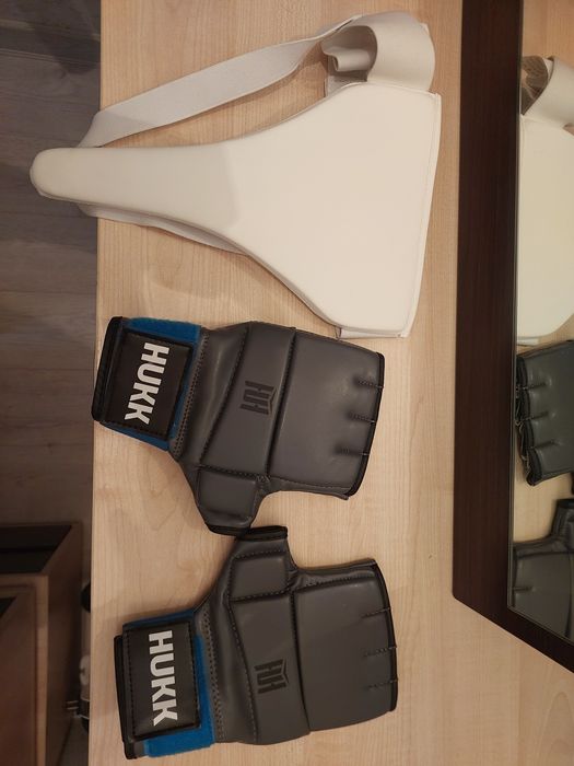 Перчатки для каратэ и тэквандо и бандаж