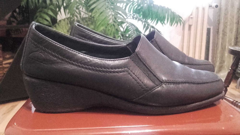 Pantofi din piele neagra dama