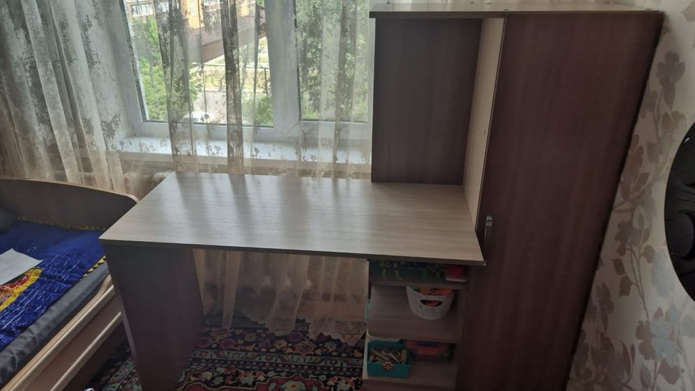 Продам парта- шкаф