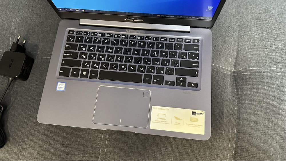 Ноутбук ASUS Core i3