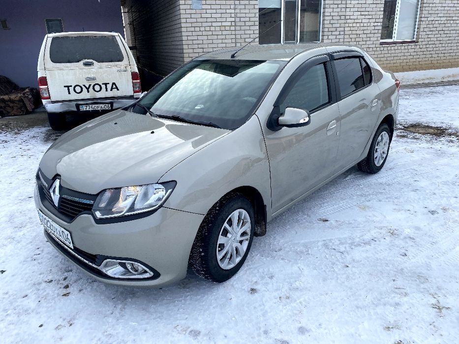 Легковой Renault Logan 2015