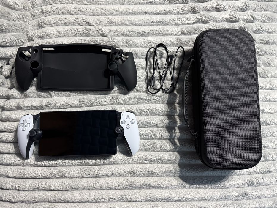 Vand Playstation Portal + set protectie