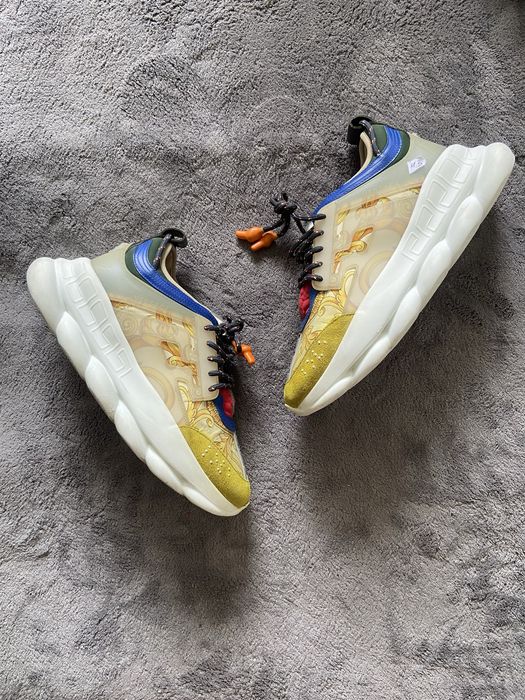 Versace chain reaction