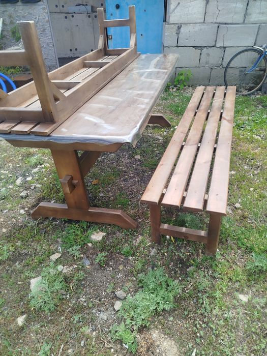 Стол и 2 лавки  продам