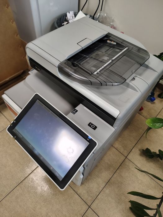 Продавам мултифункционален принтер.