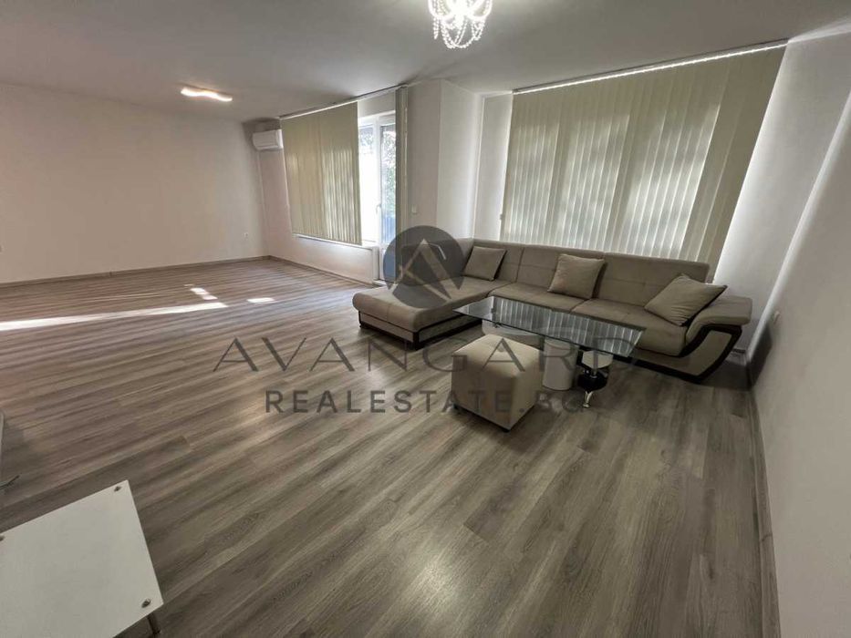 Продава се Тристаен апартамент в Пловдив, Кючук Париж - 112 кв.м за 1715 €/кв.м - Снимка #1