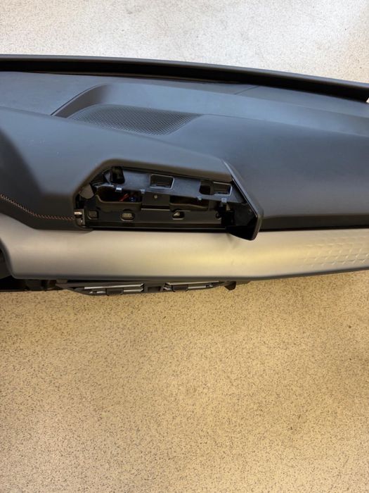 Plansa bord cupra born