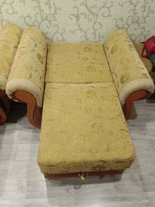 Продаю диван с 2 кресло