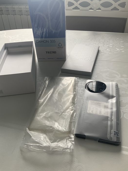 Продам смартфон Techno Camon 30s