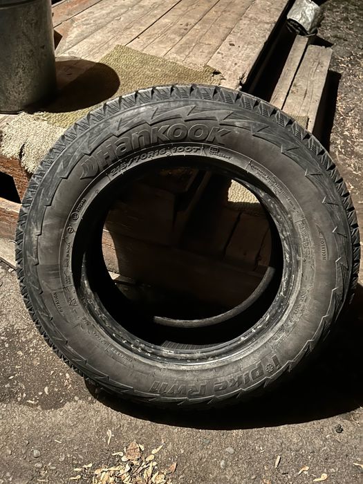 Hankook 215/70R16