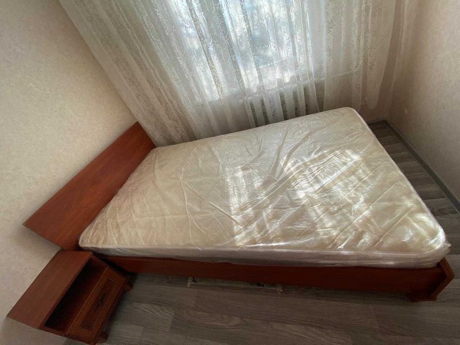 Продается кровать с тумбой