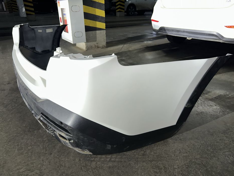 Задний бампер Kia Sorento оригинал под восстановление