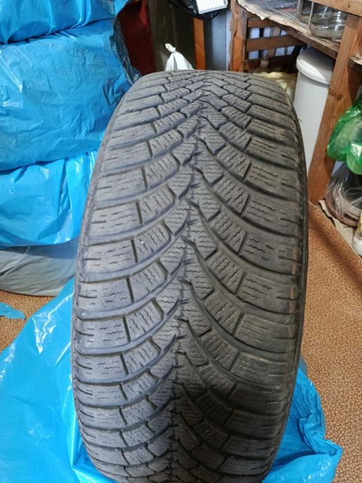 Автомобилни гуми , в град Харманли и София.