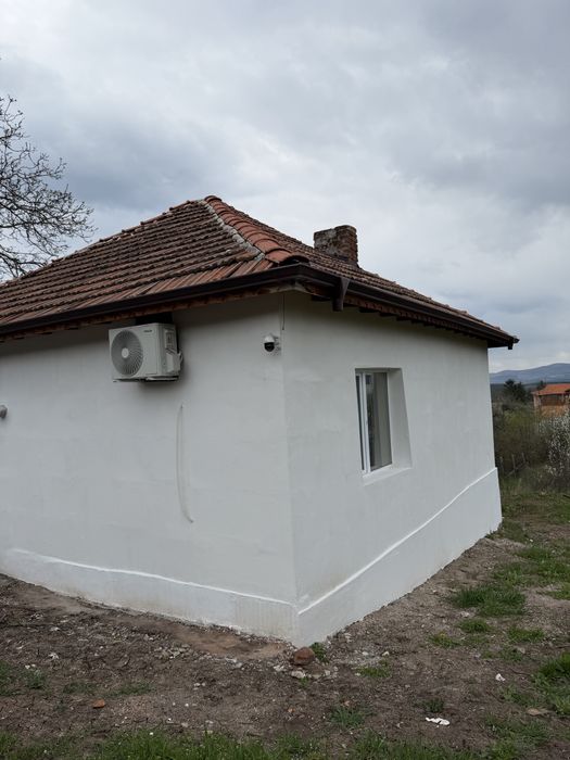 ПРОДАВА СЕ: Чисто нова реновирана къща на 10 км от София – с. Люлин ОПИСАНИЕ: